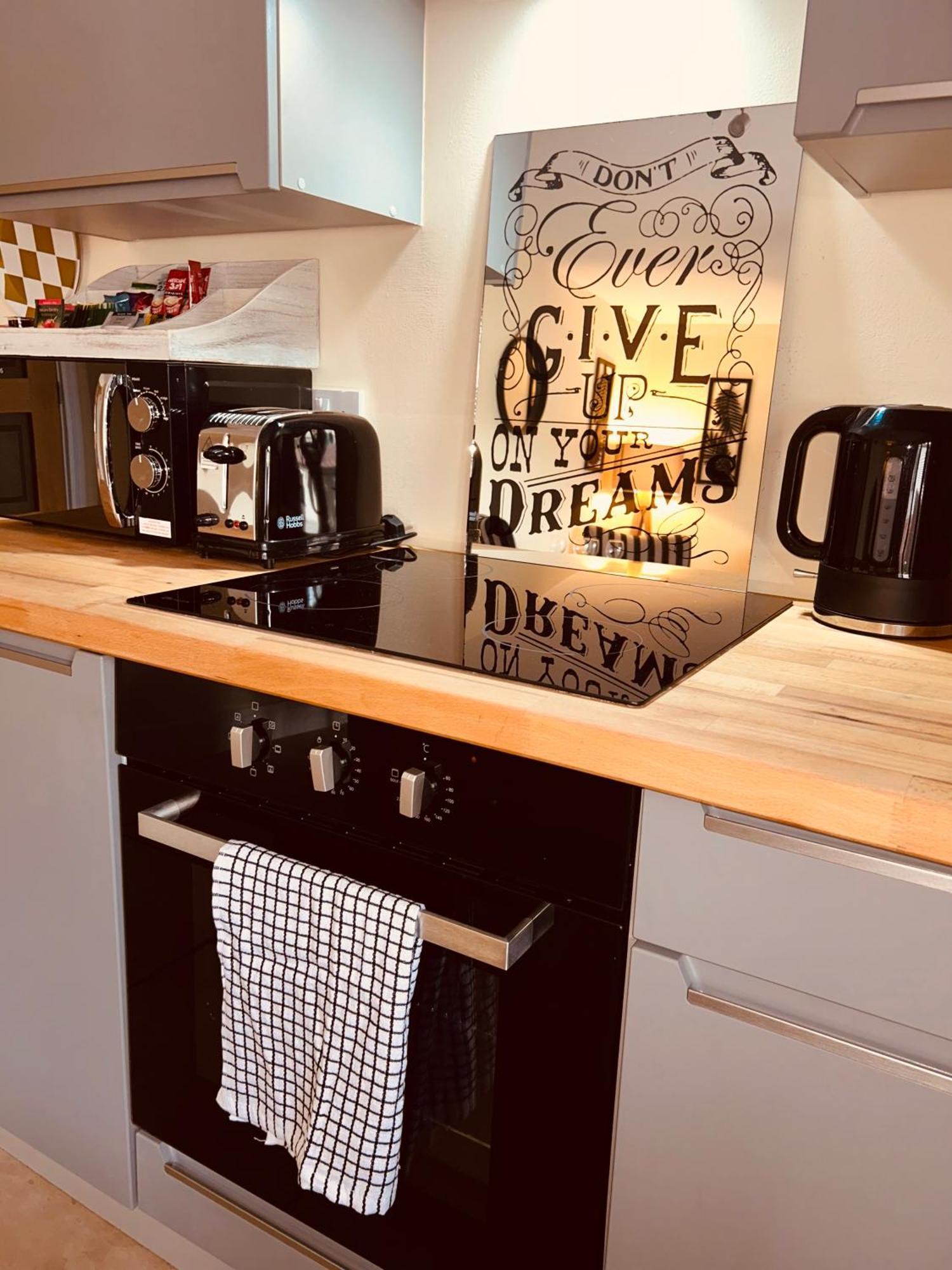 Claverley Hideaway Apartment Bridgnorth ウォルヴァーハンプトン エクステリア 写真