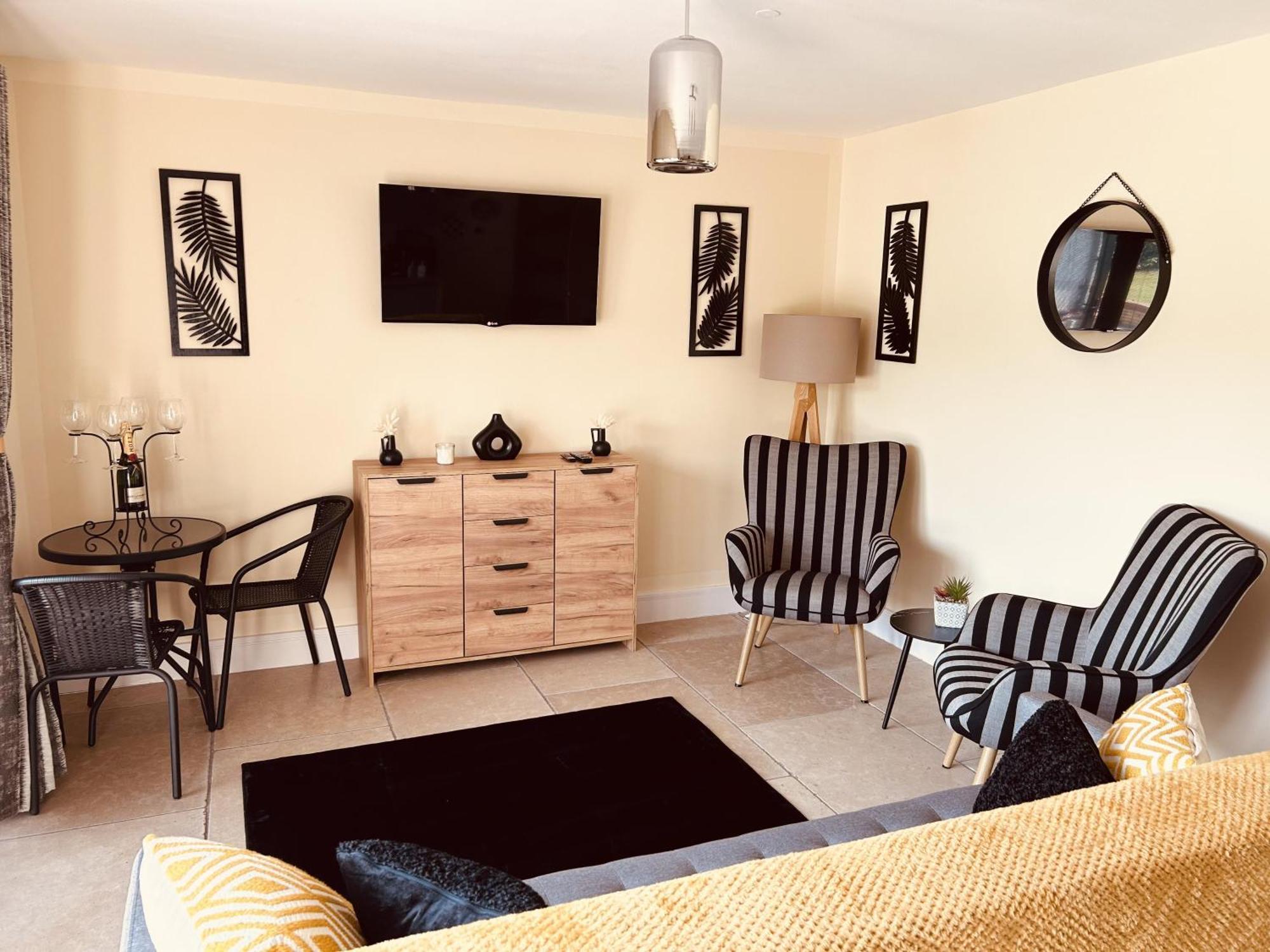 Claverley Hideaway Apartment Bridgnorth ウォルヴァーハンプトン エクステリア 写真